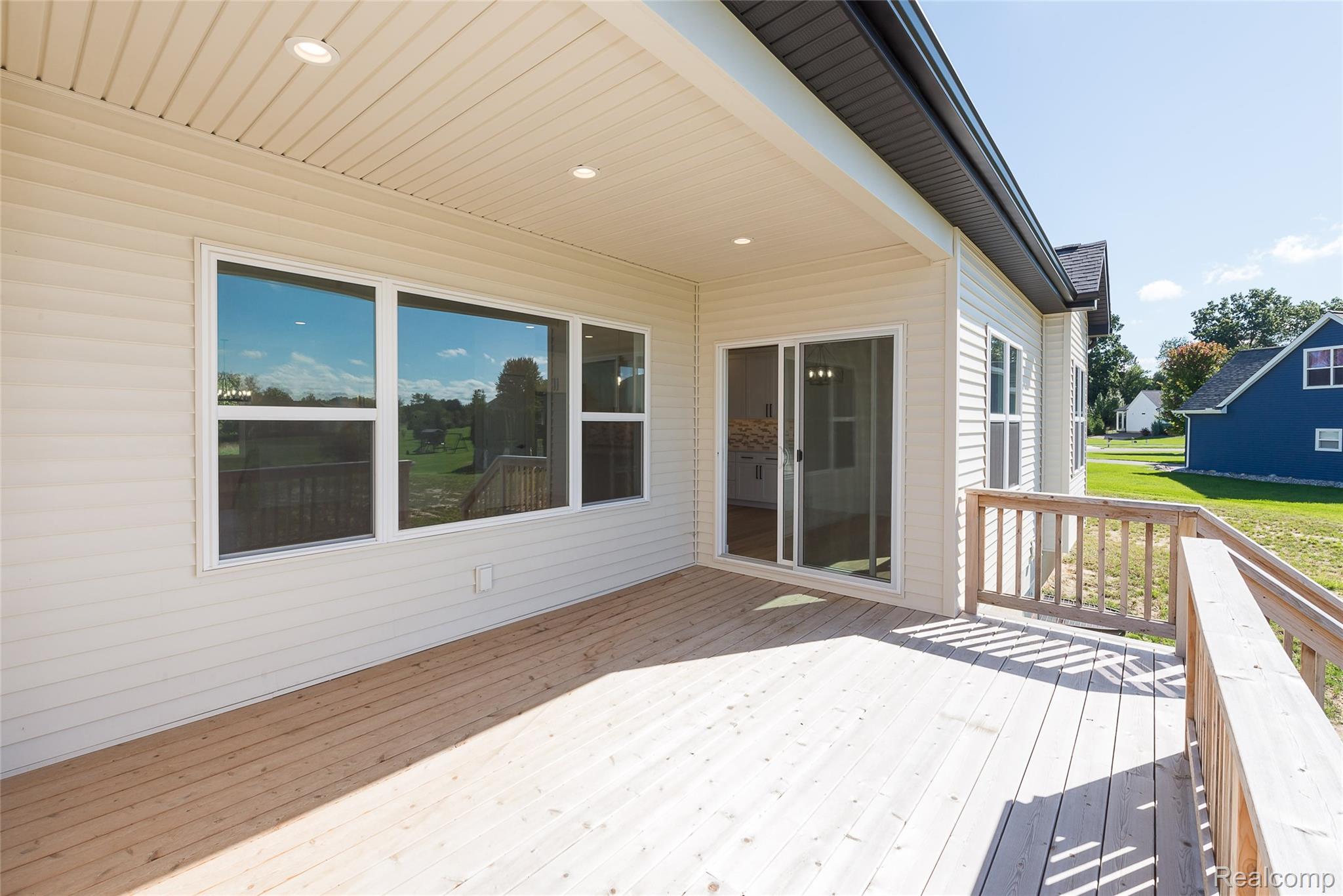 2878 Clivedon Road Howell, MI 48843 - Photo 29 of 41 REAR DECK