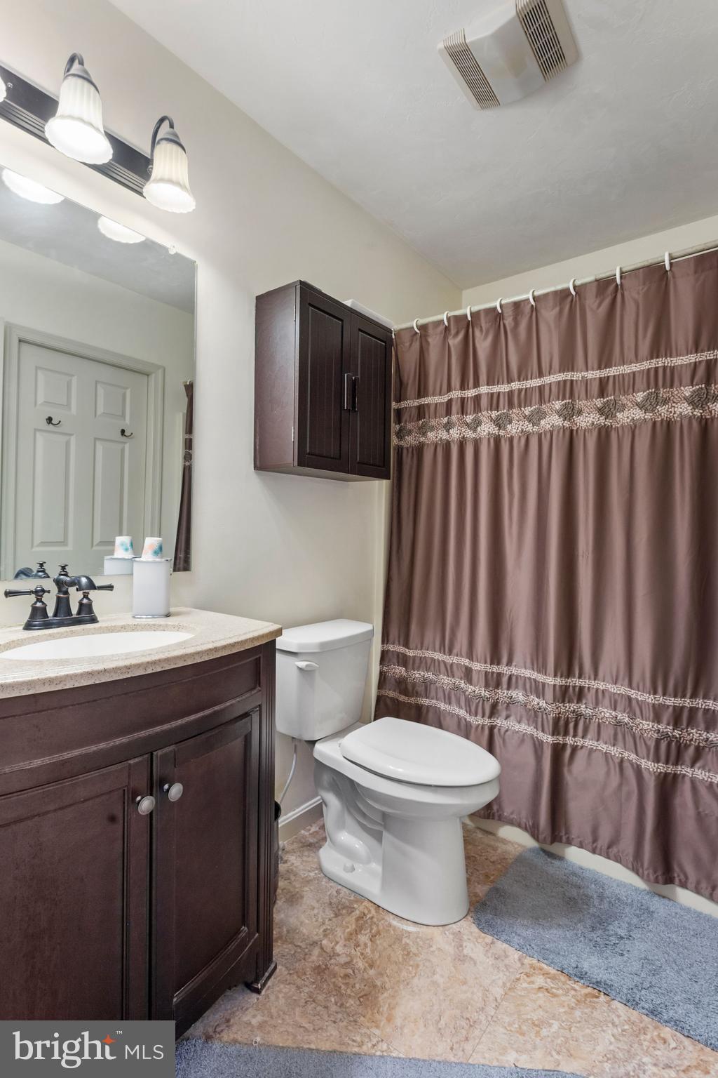 462 West Walnut Street Hanover, PA 17331 - Photo 18 of 25 Full bath on the 2nd floor