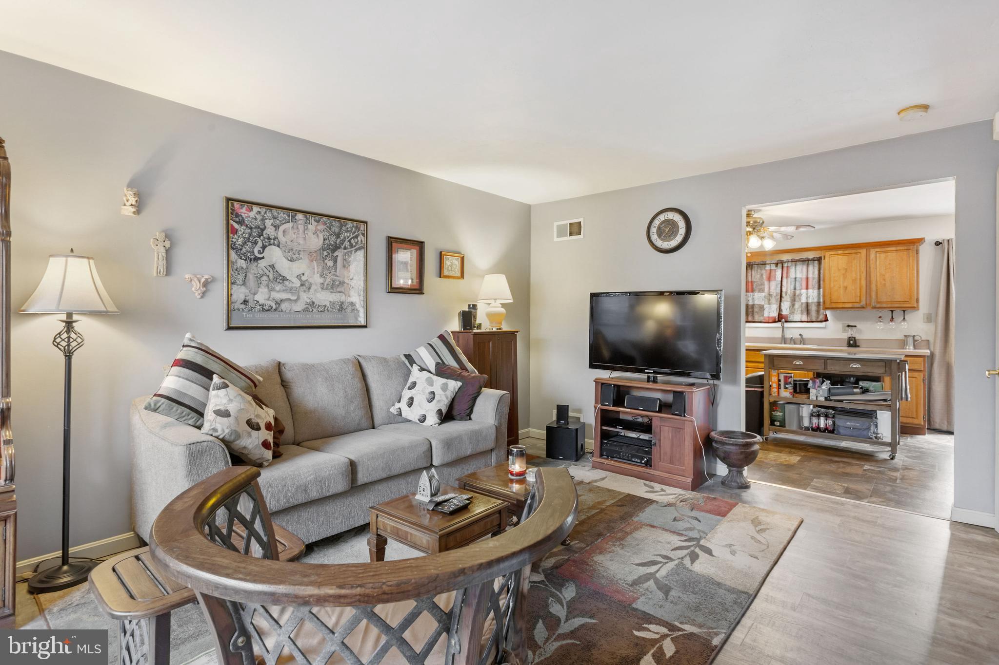 462 West Walnut Street Hanover, PA 17331 - Photo 4 of 25 Living room