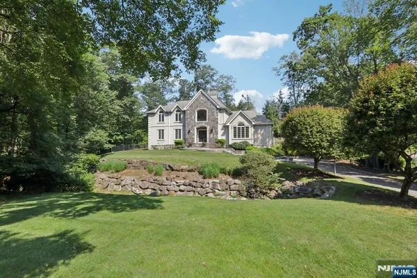 $1,775,000 | 760 Smoke Hollow Trail, Franklin Lakes, NJ 07417