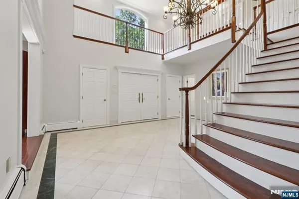 a view of entryway with a front door