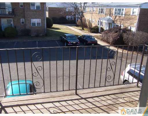 193 Evergreen Road, Unit 14B 14B Edison, NJ 08837 - Photo 7 of 8 Gallery Image 7
