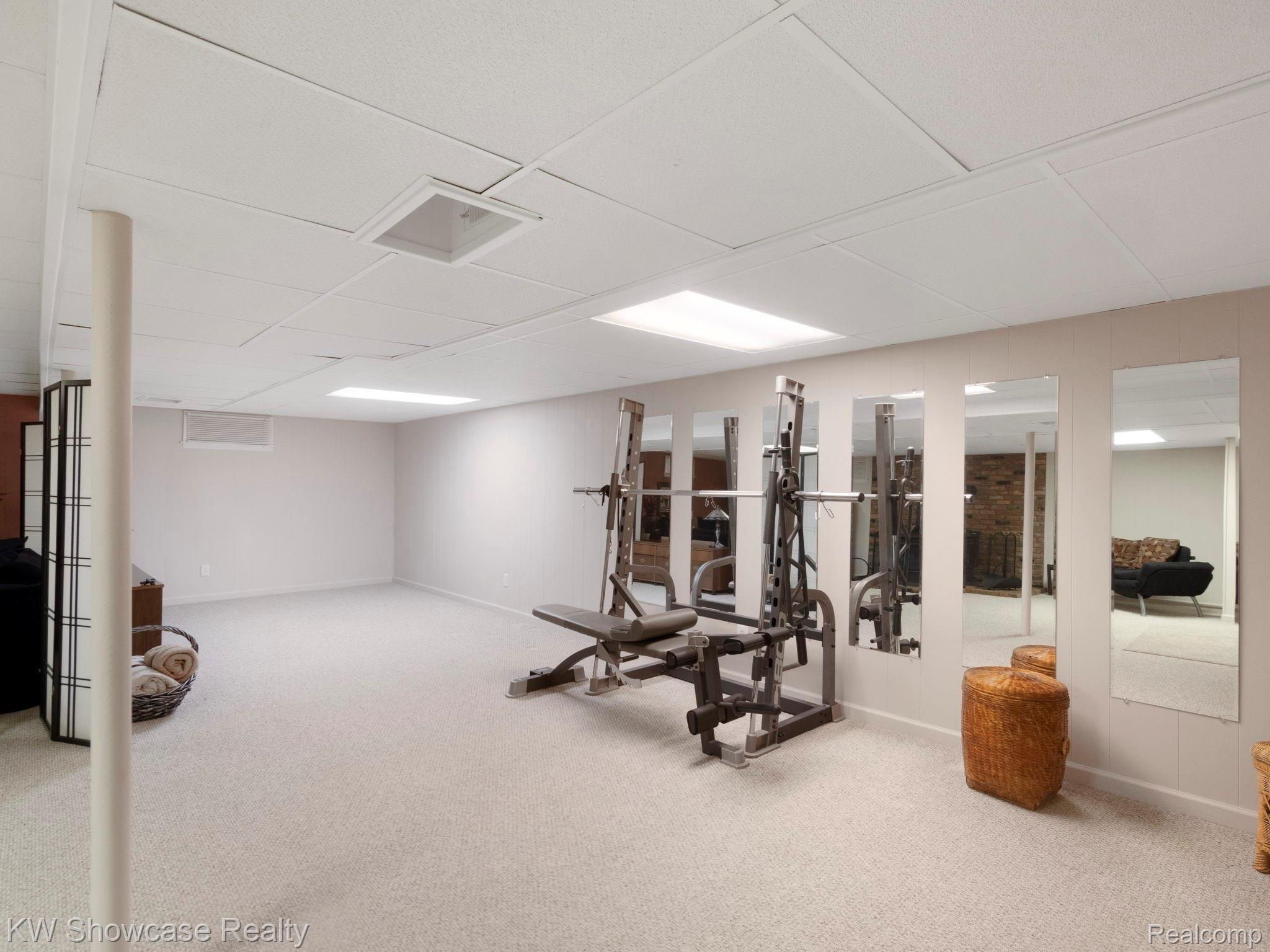 1492 Hiller Road Waterford, MI 48327 - Photo 37 of 39 49-web-or-mls-P1822516.jpg