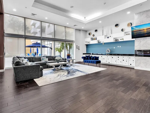 $2,975 | 18800 Northeast 29th Avenue, Unit 822, Aventura, FL 33180