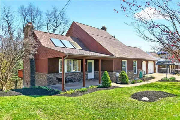 $350,000 | 1106 Highland Avenue, Ambridge, PA 15003