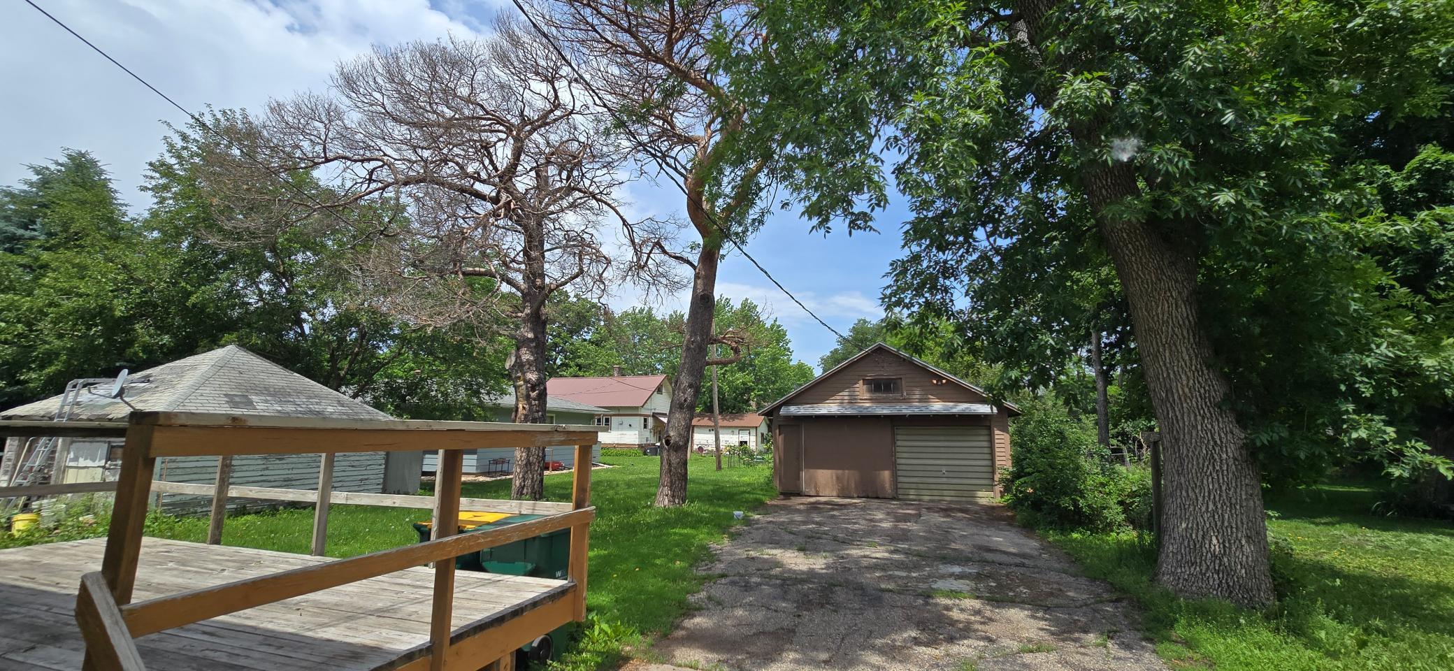 922 White Street Jackson, MN 56143 - Photo 2 of 14