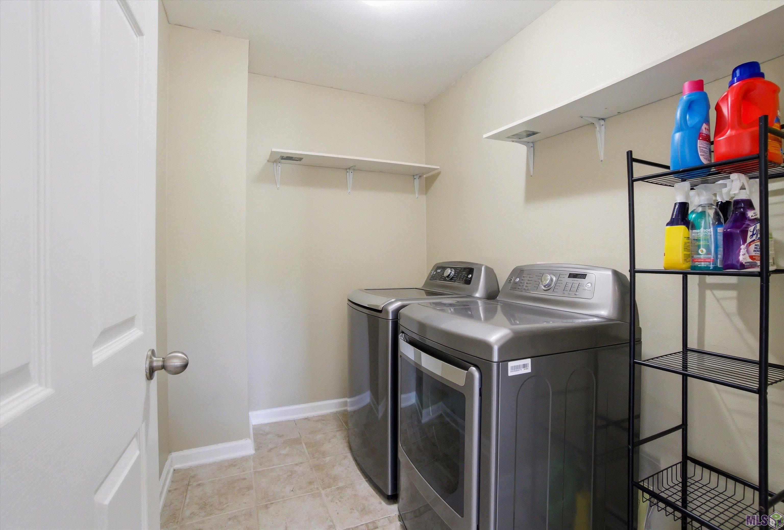 14222 Cedar Pointe Avenue Baton Rouge, LA 70809 - Photo 22 of 29 Laundry Room Upstairs