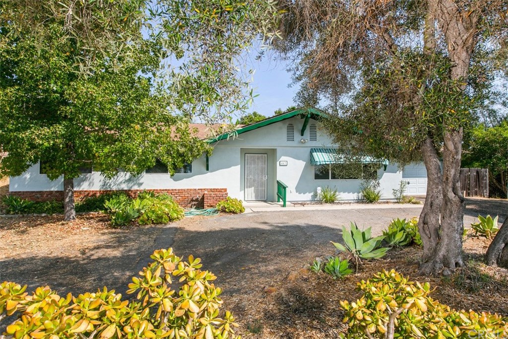 443 East Dougherty Street Fallbrook, CA 92028 - Photo 1 of 27