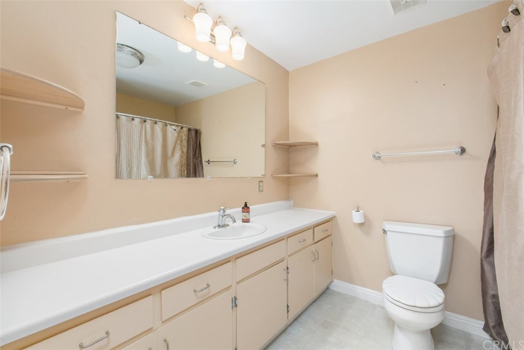 443 East Dougherty Street Fallbrook, CA 92028 - Photo 16 of 27