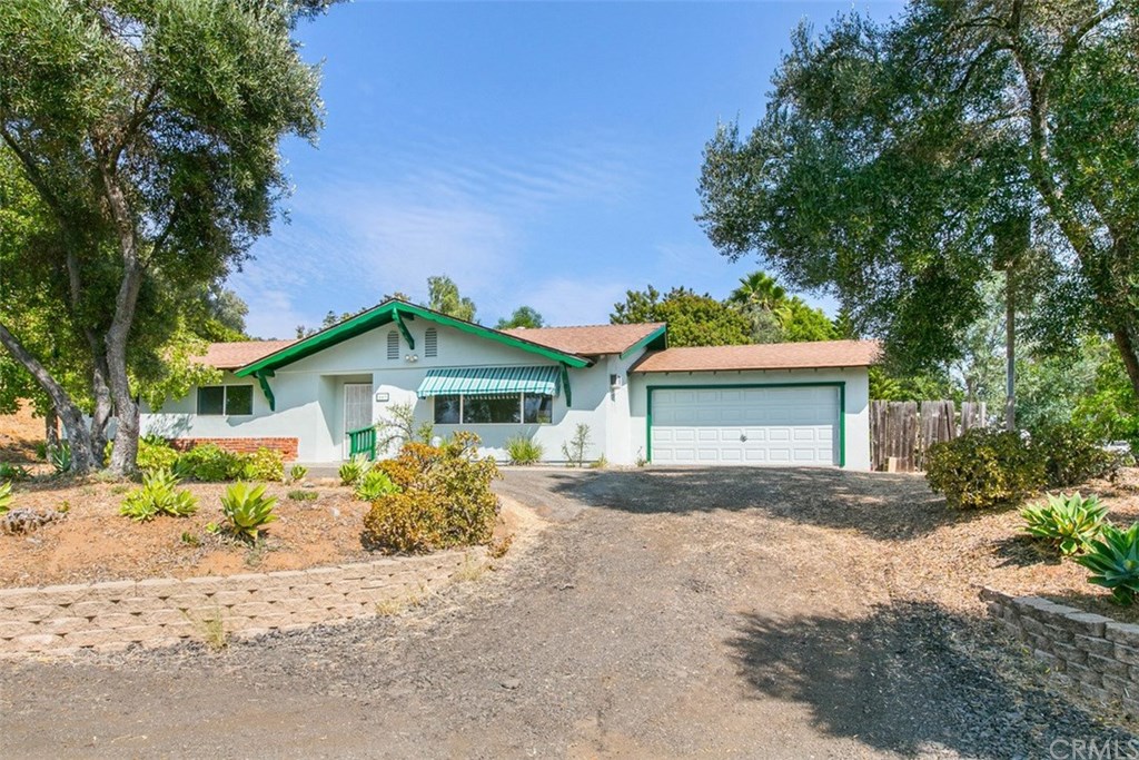 443 East Dougherty Street Fallbrook, CA 92028 - Photo 3 of 27