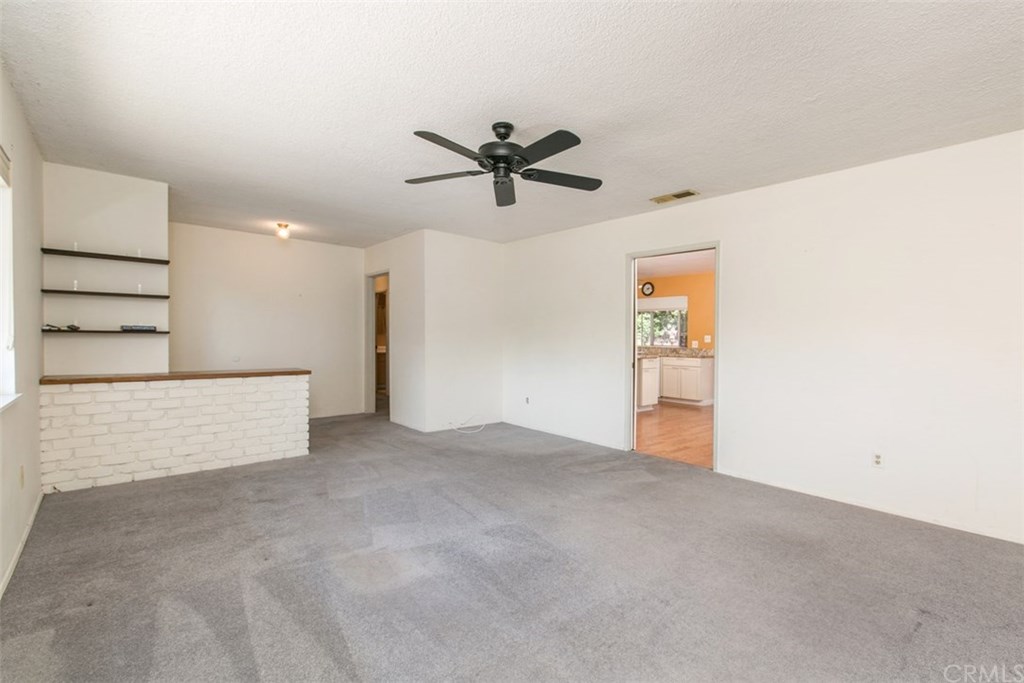 443 East Dougherty Street Fallbrook, CA 92028 - Photo 8 of 27