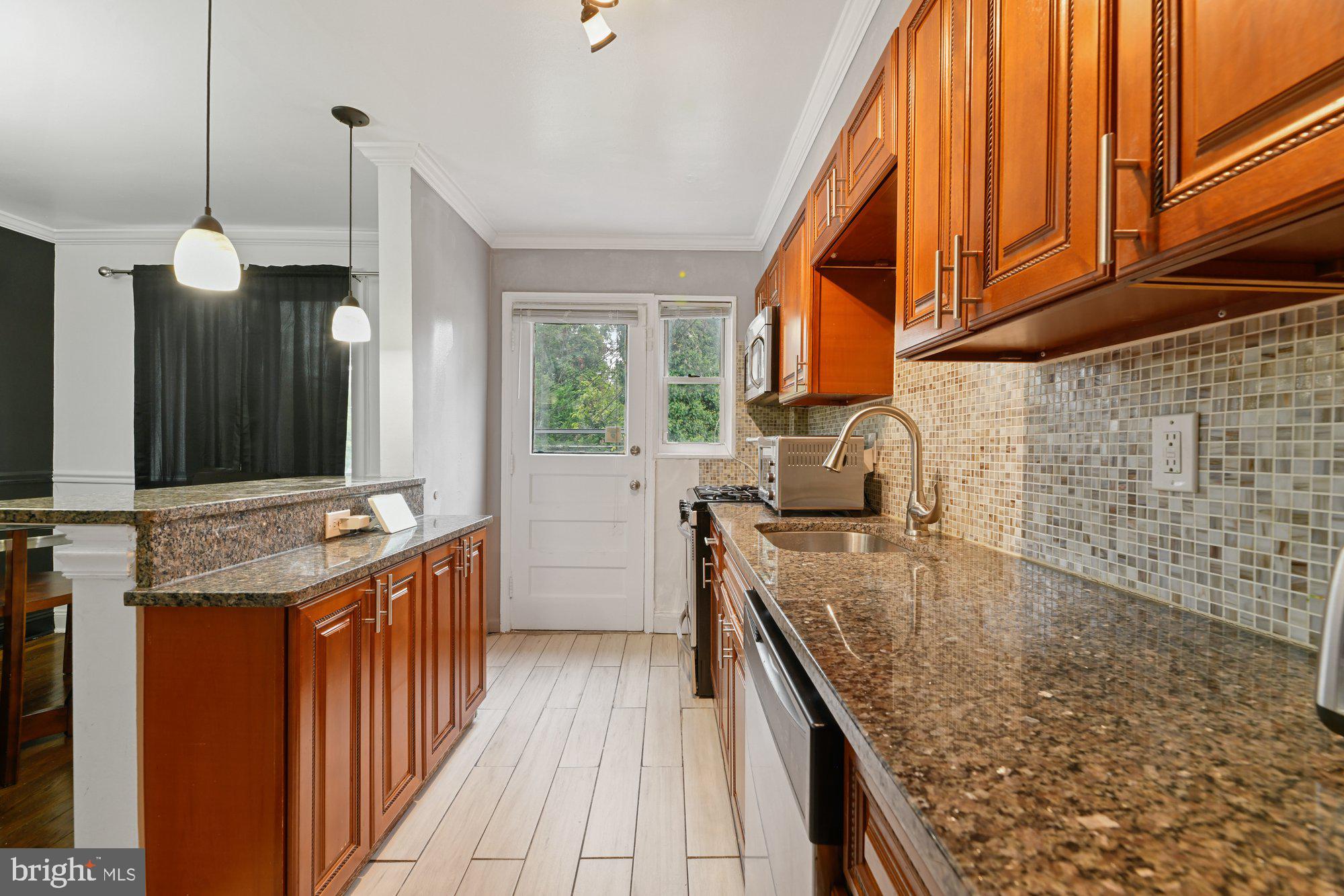 5410 Masefield Road Baltimore, MD 21229 - Photo 12 of 27