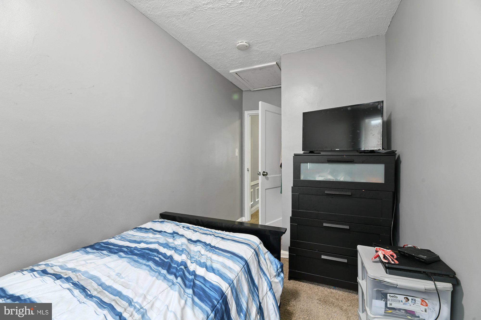 5410 Masefield Road Baltimore, MD 21229 - Photo 14 of 27