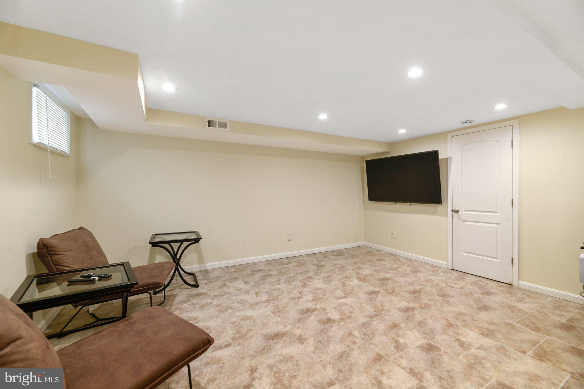 5410 Masefield Road Baltimore, MD 21229 - Photo 20 of 27