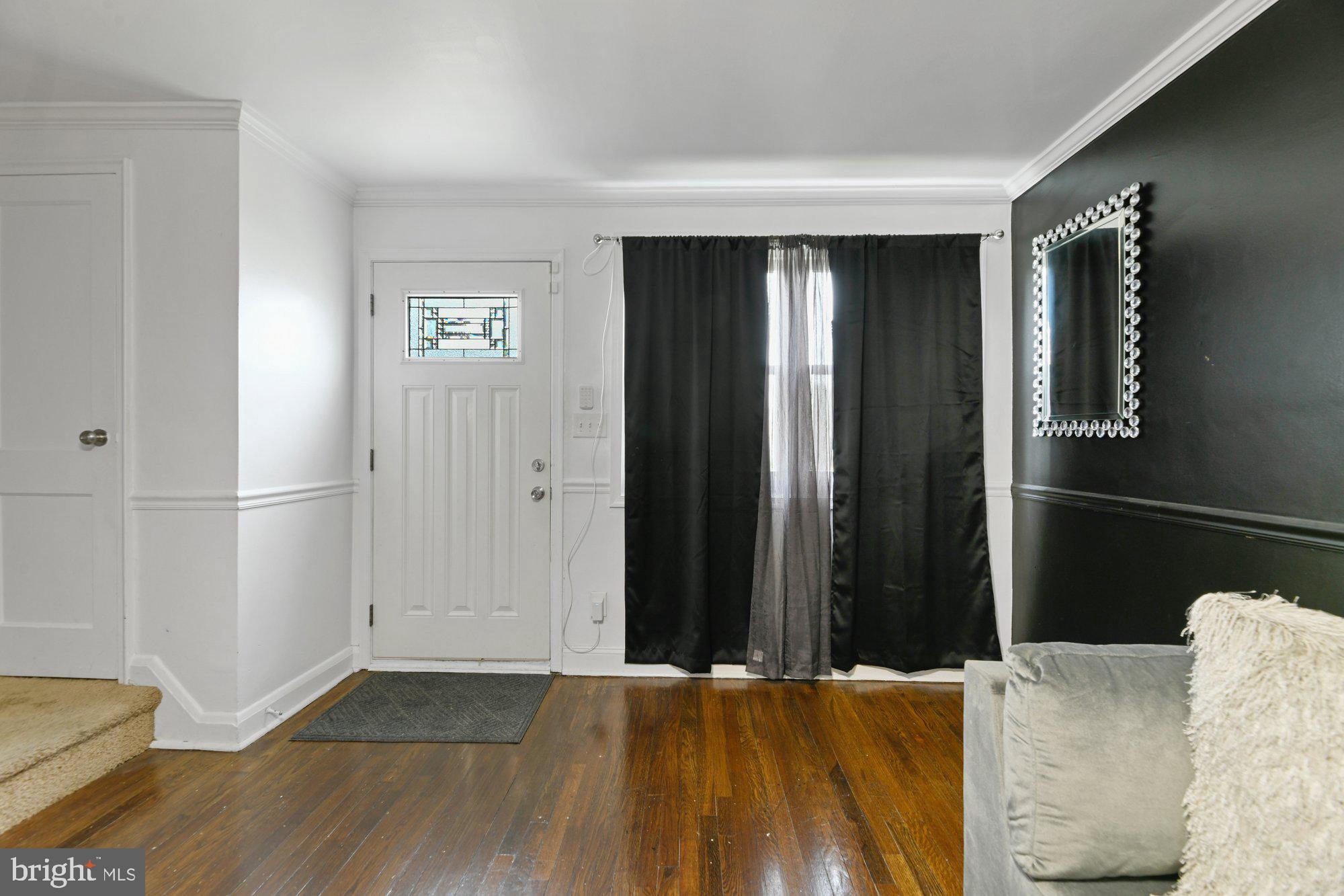 5410 Masefield Road Baltimore, MD 21229 - Photo 4 of 27