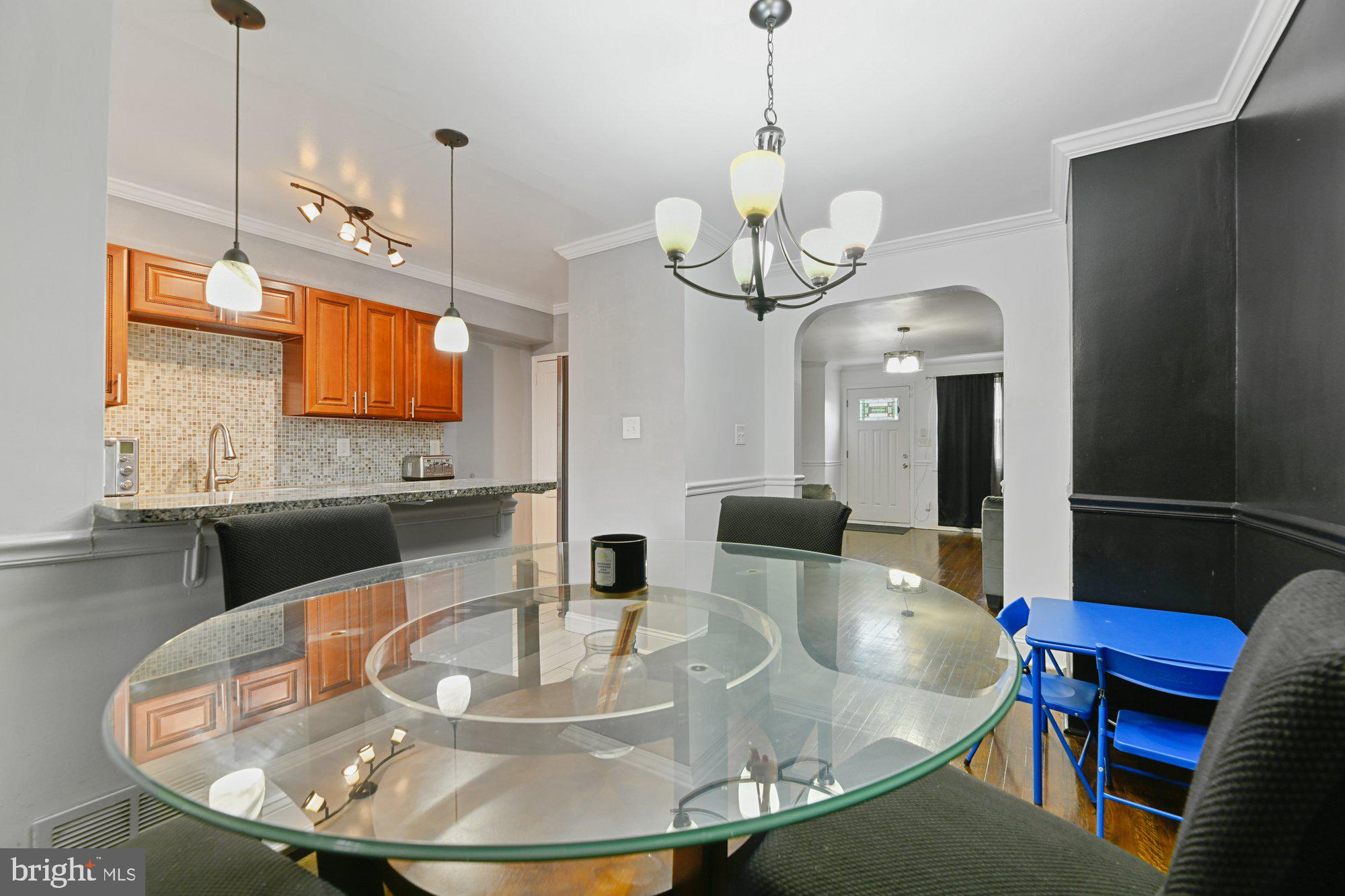 5410 Masefield Road Baltimore, MD 21229 - Photo 9 of 27