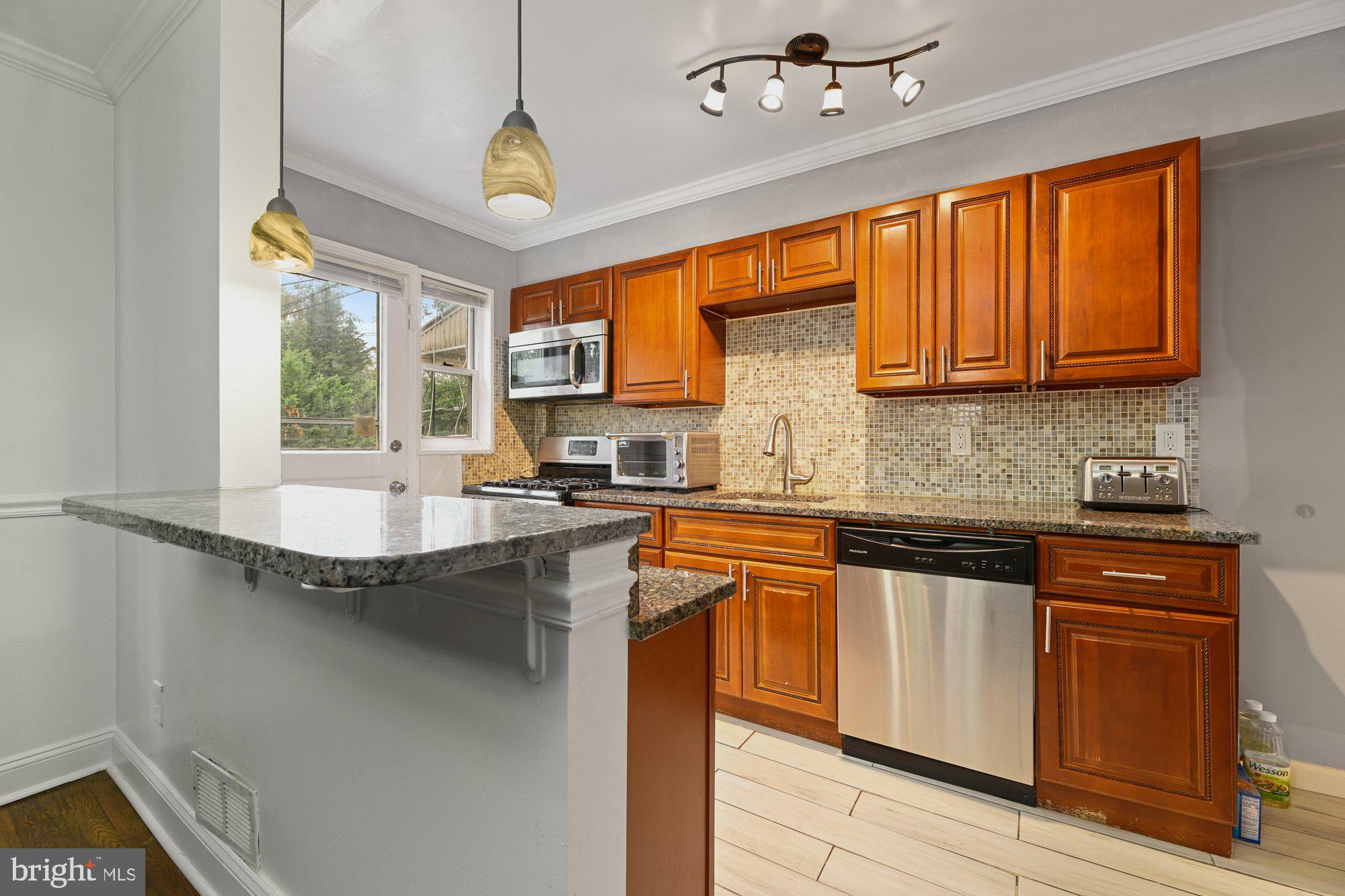 5410 Masefield Road Baltimore, MD 21229 - Photo 10 of 27