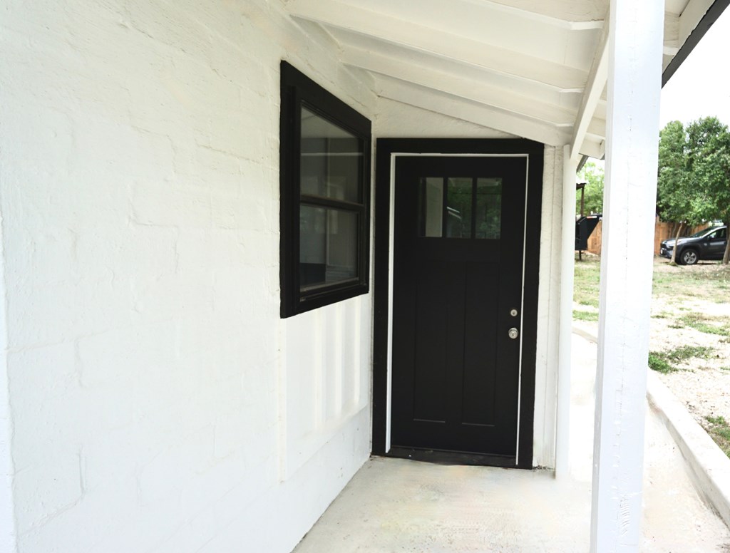110 4th Street Ingram, TX 78025 - Photo 3 of 15 a view of elevator