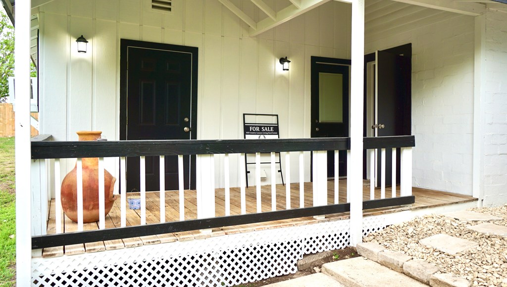 110 4th Street Ingram, TX 78025 - Photo 5 of 15 a view of a balcony