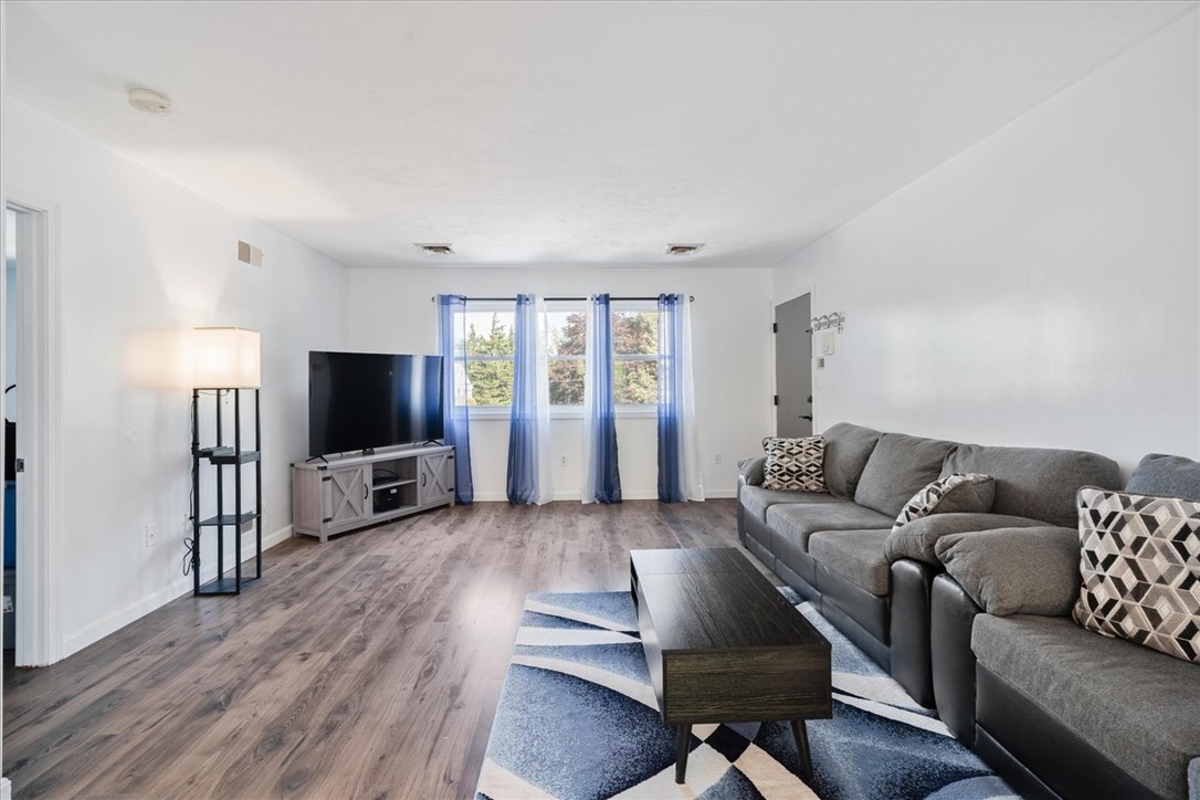 447 Stafford Road, Unit E4 Tiverton, RI 02878 - Photo 8 of 27 Gallery Image 8