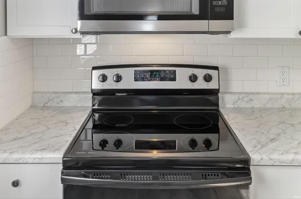 $184,900 | 2807 Witchwood Drive, Fort Wayne, IN 46809