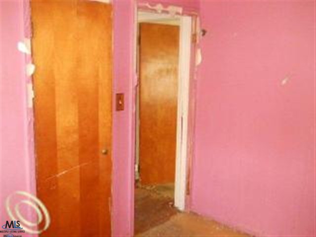 29997 Spring Arbor Drive Inkster, MI 48141 - Photo 6 of 7 31108669-5.JPG