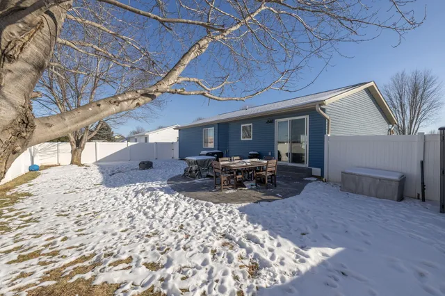 $379,900 | 1464 Waterloo Avenue, West Salem, WI 54669