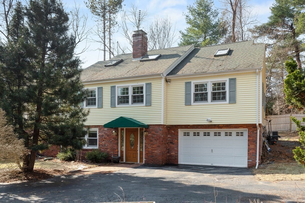 240 West Main Street Georgetown, MA 01833 - Photo 1 of 25 Gallery Image 1