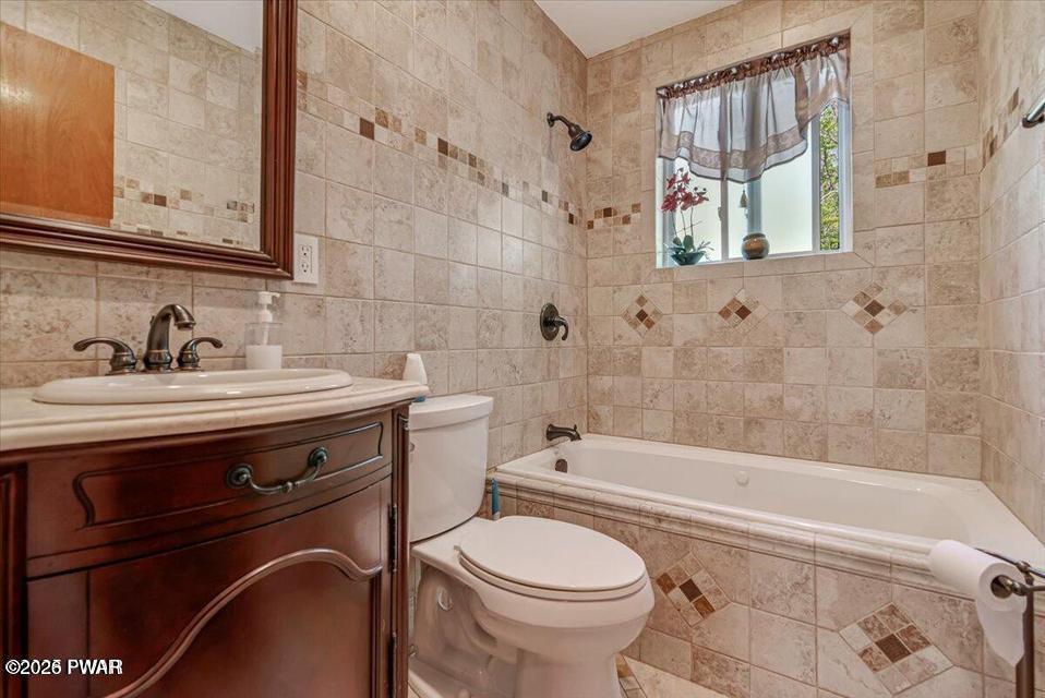 809 Rimrock Court Hawley, PA 18428 - Photo 16 of 44