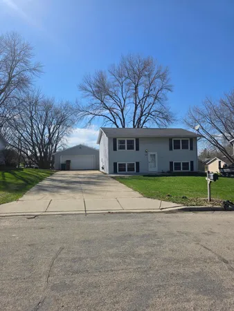 $225,000 | 1617 Crystal Drive, Albert Lea, MN 56007