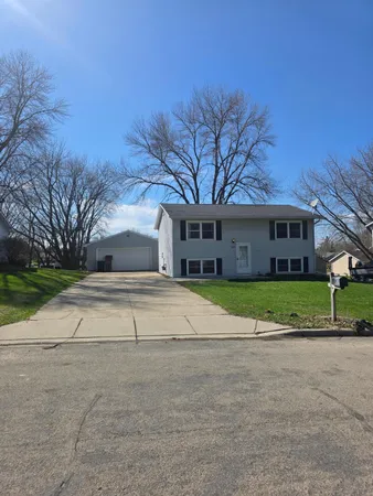 $225,000 | 1617 Crystal Drive, Albert Lea, MN 56007