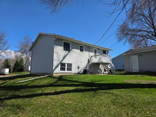 $225,000 | 1617 Crystal Drive, Albert Lea, MN 56007