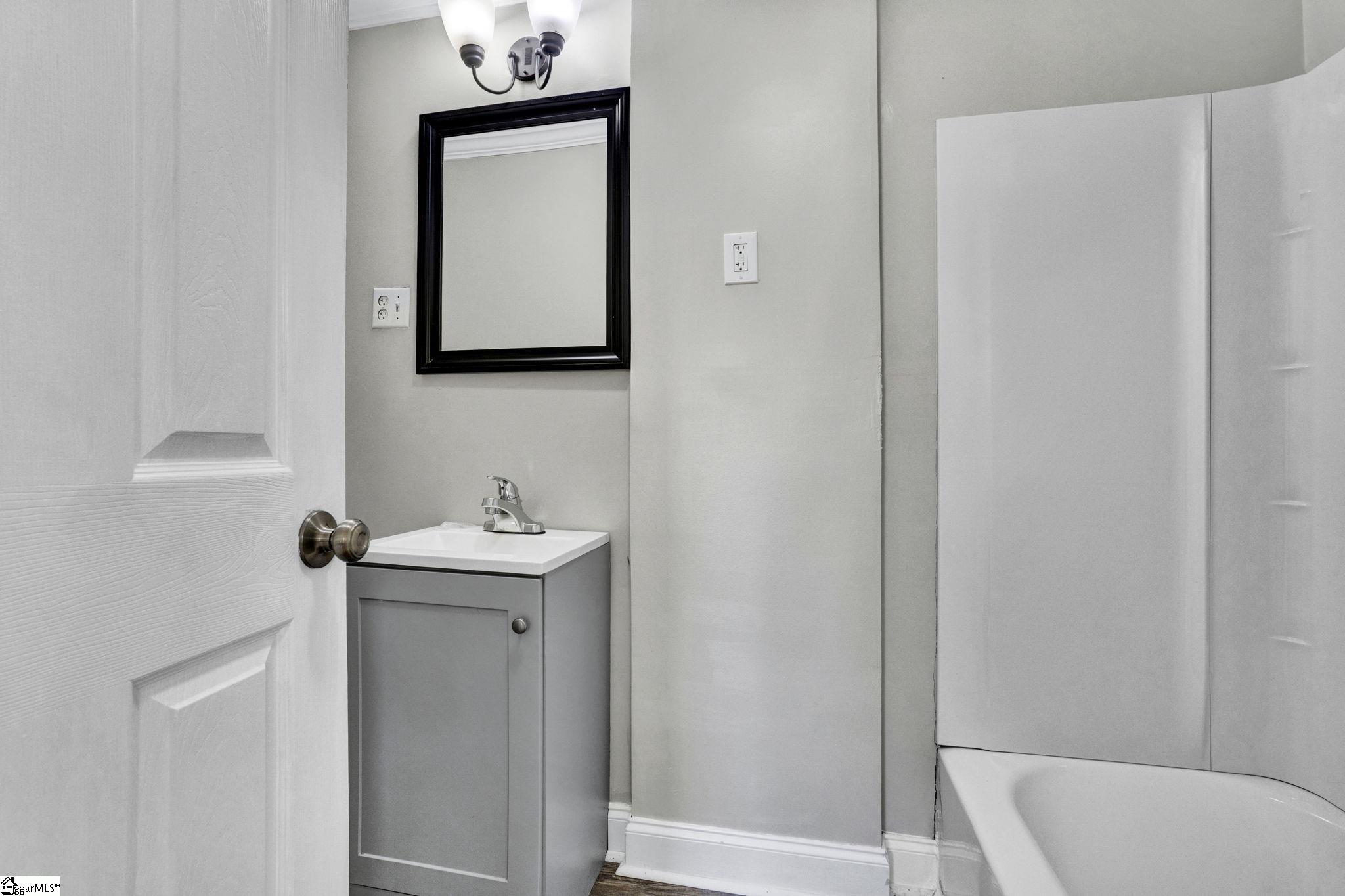 322 Davidson Street Clinton, SC 29325 - Photo 20 of 40 Gallery Image 20