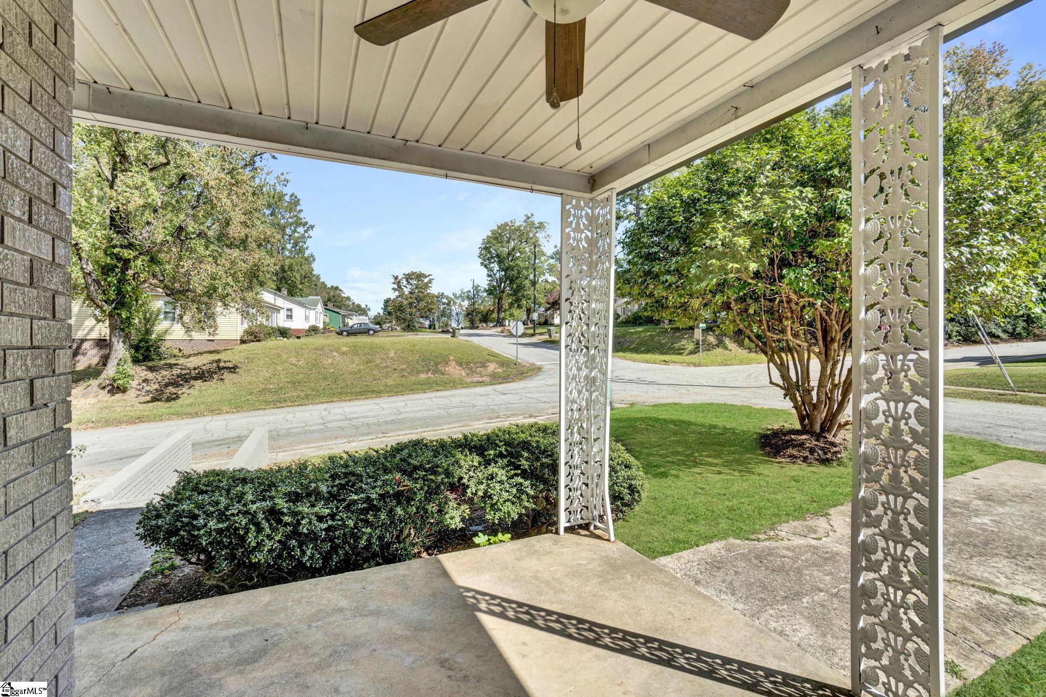 322 Davidson Street Clinton, SC 29325 - Photo 31 of 40 Gallery Image 31