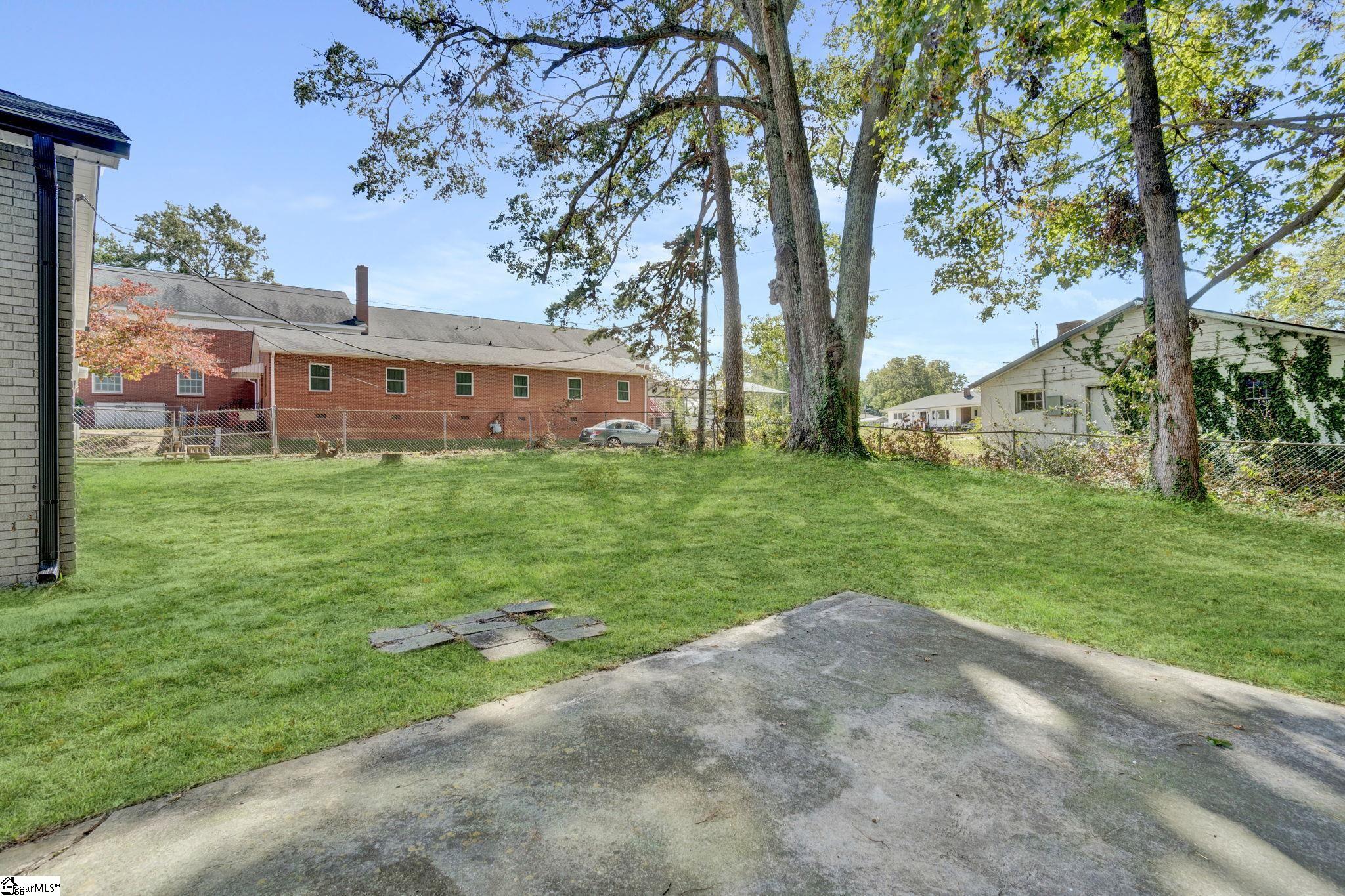 322 Davidson Street Clinton, SC 29325 - Photo 35 of 40 Gallery Image 35