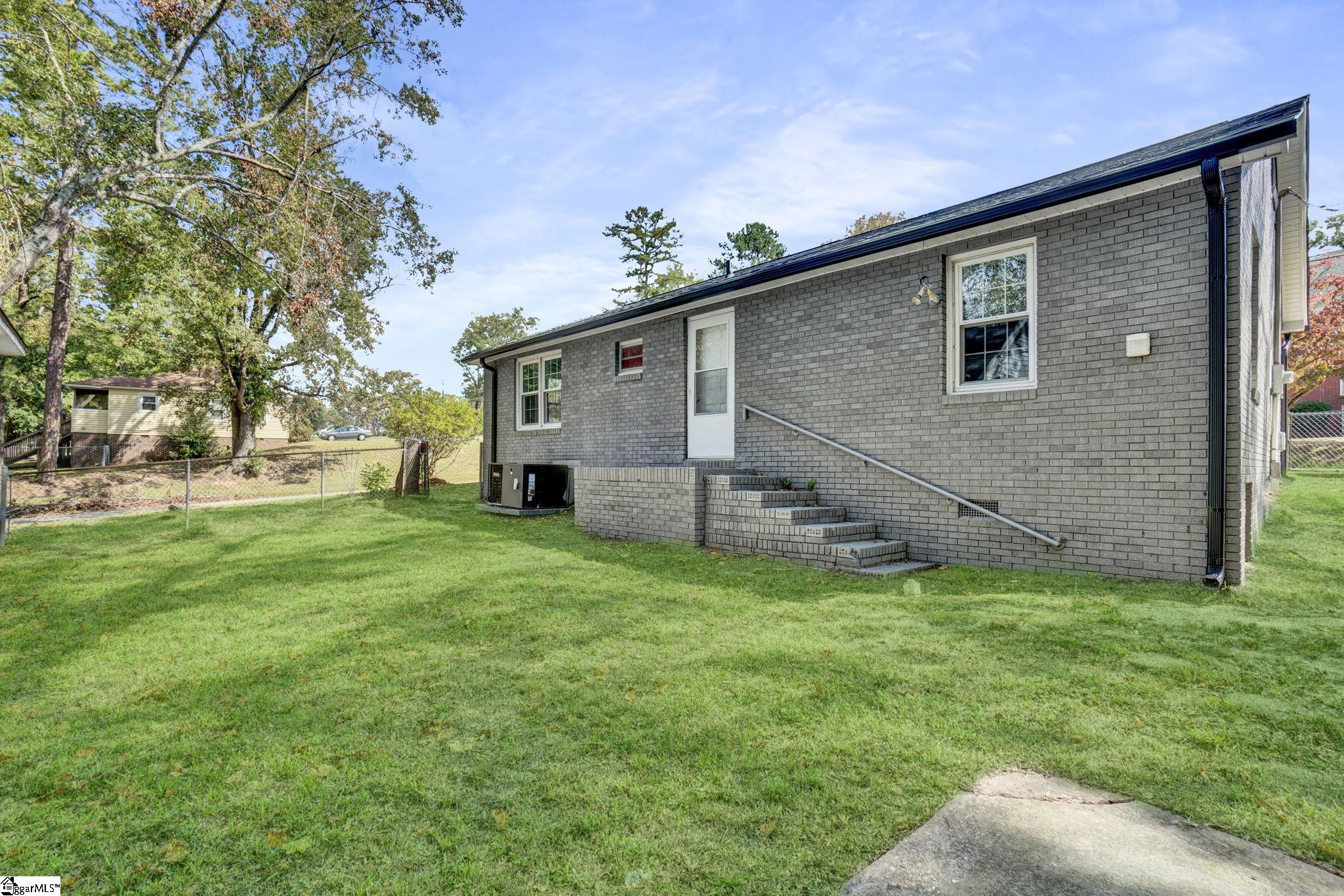 322 Davidson Street Clinton, SC 29325 - Photo 36 of 40 Gallery Image 36