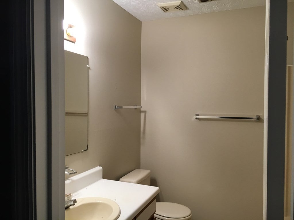 3305 Vaucluse Road Aiken, SC 29801 - Photo 3 of 6 Gallery Image 3