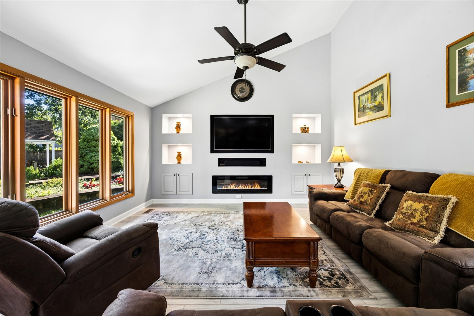 1153 Brighton Road Naperville, IL 60563 - Photo 7 of 32