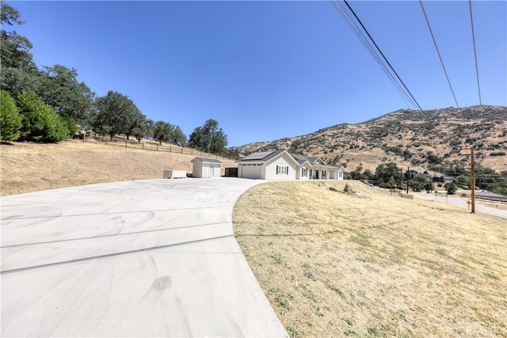 25904 Bear Valley Road Tehachapi, CA 93561 - Photo 5 of 66