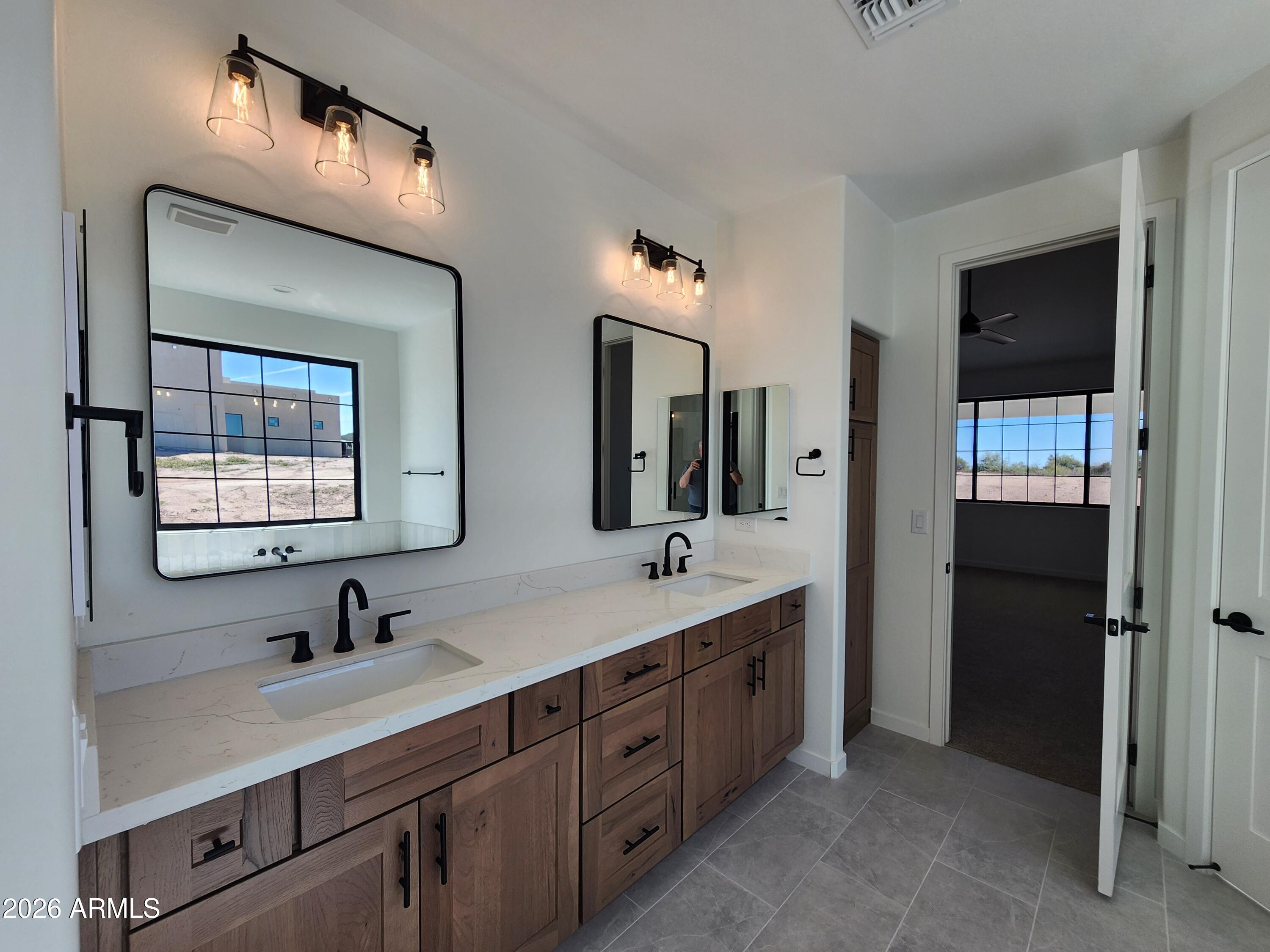 1864 East New River Road Phoenix, AZ 85086 - Photo 6 of 16 MASTER BATH VAINITY
