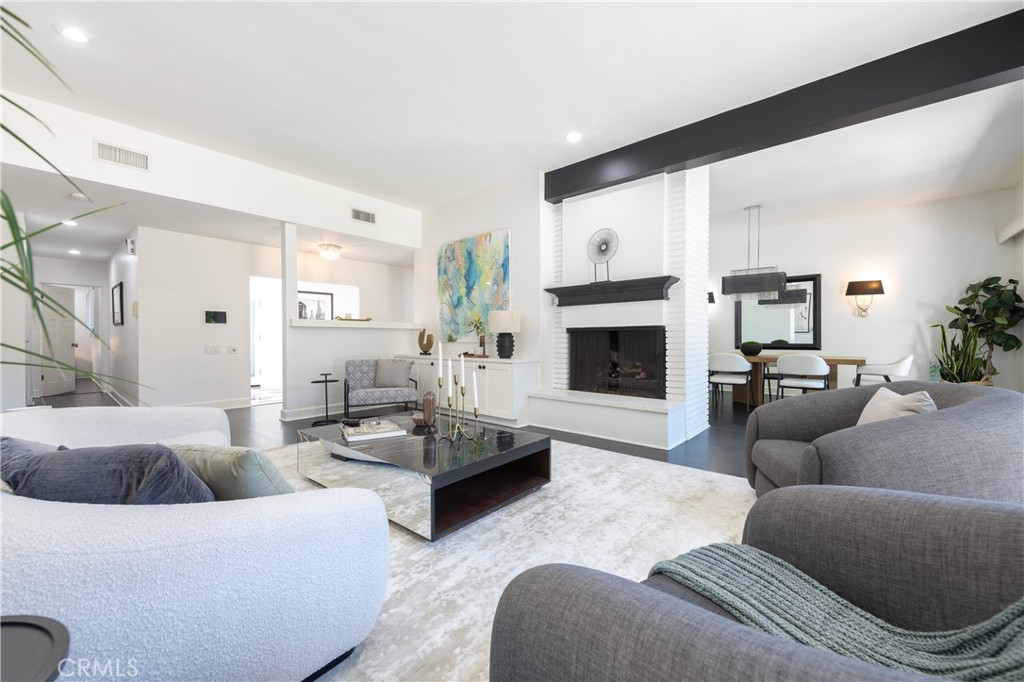 15514 High Knoll Road Encino, CA 91436 - Photo 6 of 35
