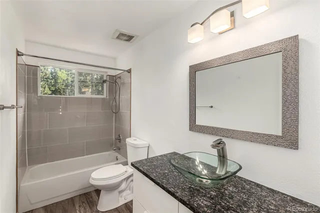 a view of an empty room with shelves