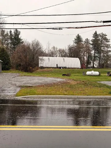 $1,350 | 1297 Main Street, Washburn, ME 04786