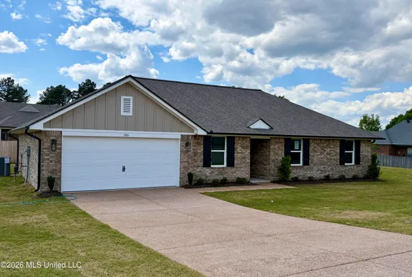 $306,000 | 106 Red Bird Cove, Senatobia, MS 38668