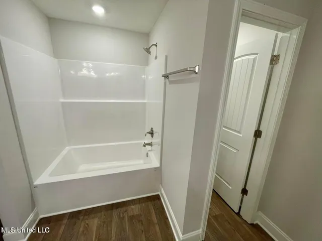 $310,900 | 106 Red Bird Cove, Senatobia, MS 38668