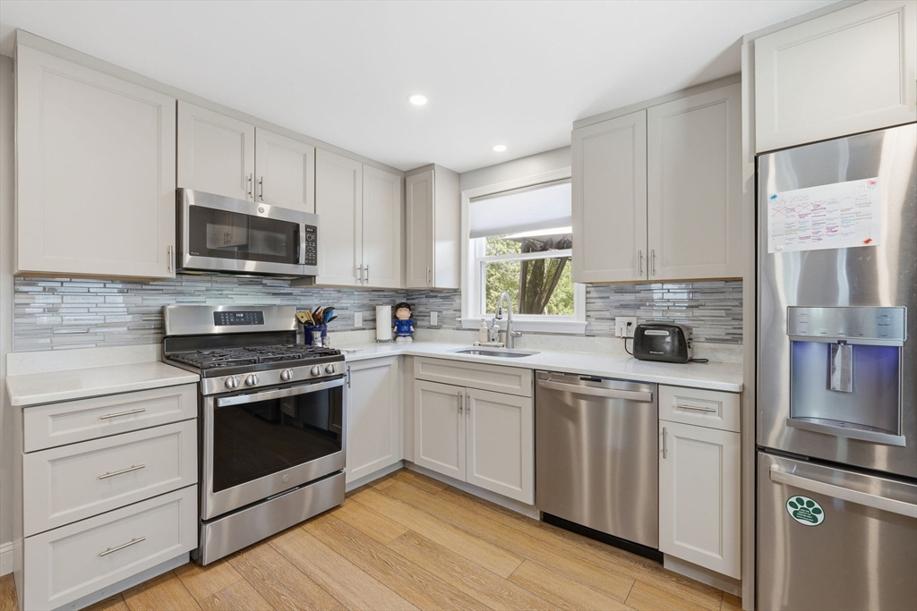 18 Tremont Street Billerica, MA 01821 - Photo 11 of 42