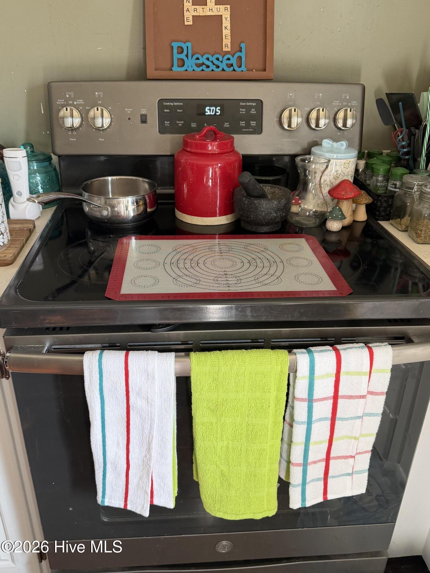 67 Oakham Place Pinetops, NC 27864 - Photo 13 of 19 Electric stove/oven conveys