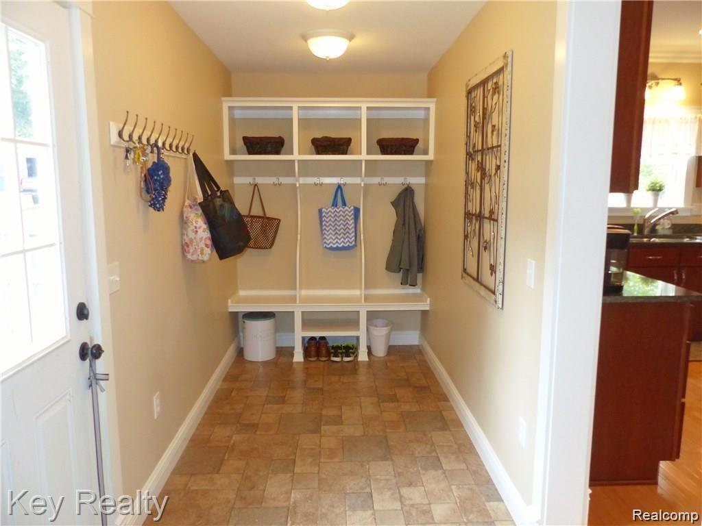521 West Washington Street Howell, MI 48843 - Photo 5 of 34