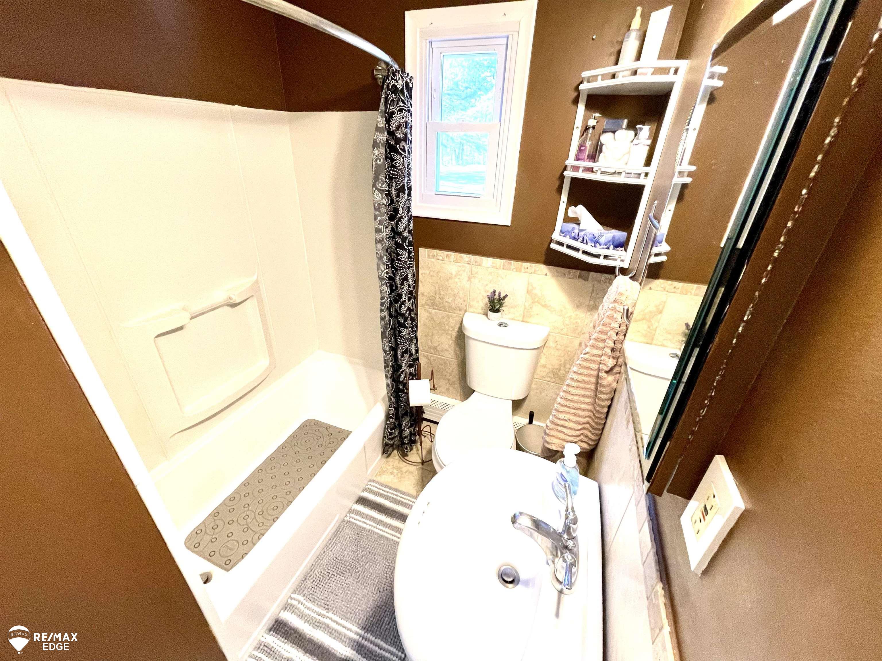 9282 Torrey Road Grand Blanc, MI 48439 - Photo 15 of 28 50089163-15.JPG