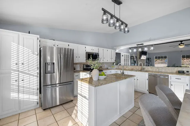 $1,100,000 | 300 County Road 290, Leander, TX 78641